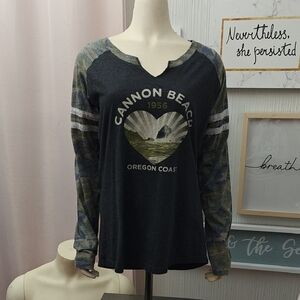 Cannon Beach Graphic Women's Top - Black and Gray